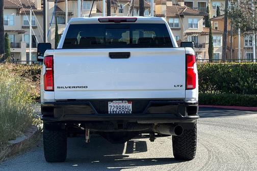 Summit White 2025 Chevrolet Silverado 2500 LTZ
