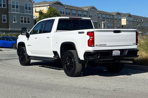 Summit White 2025 Chevrolet Silverado 2500 LTZ