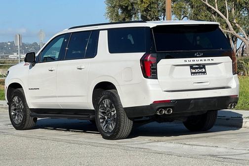 2025 Chevrolet Suburban 4WD Z71