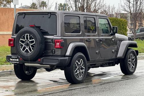 2026 Jeep Wrangler 4-Door Sahara 4x4
