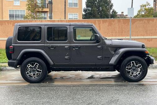 2026 Jeep Wrangler 4-Door Sahara 4x4