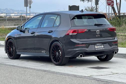 2023 Volkswagen Golf GTI 2.0T S DSG