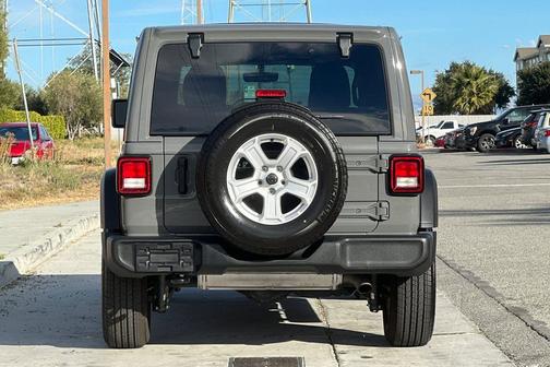 2022 Jeep Wrangler Unlimited Sport