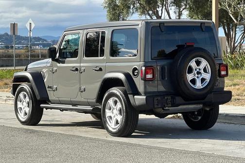 2022 Jeep Wrangler Unlimited Sport