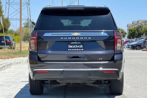 2023 Chevrolet Suburban LT