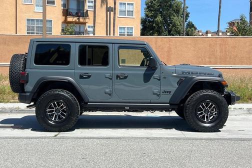 Anvil Clear-Coat Exterior Paint 2026 Jeep Wrangler 4-Door Moab 392 4x4