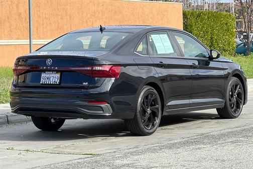 2025 Volkswagen Jetta 1.5T SE