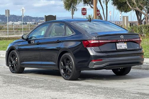 2025 Volkswagen Jetta 1.5T SE