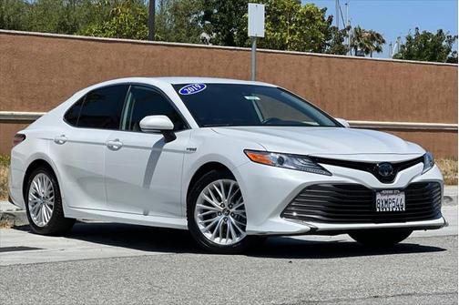 2019 Toyota Camry Hybrid XLE