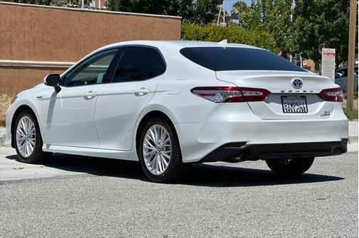 2019 Toyota Camry Hybrid XLE