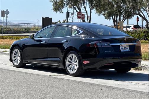 2017 Tesla Model S 90D