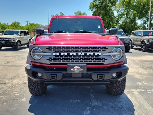 RUBY RED MET TNTD CLEARCOAT 2025 Ford Bronco BADLANDS