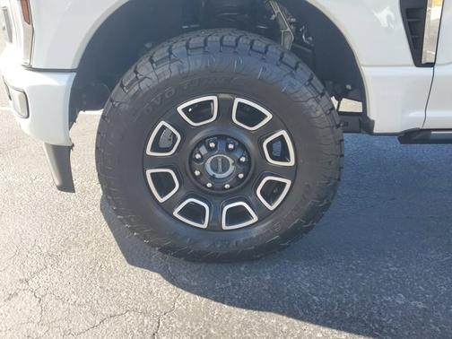 2024 Ford F-350 PLATINUM