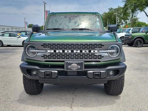 ERUPTION GREEN METALLIC 2025 Ford Bronco BADLANDS