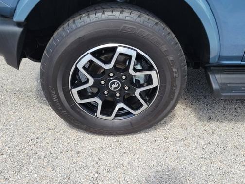 AZURE GRAY MET TRI-COAT 2025 Ford Bronco OUTER BANKS