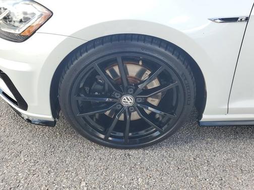2019 Volkswagen Golf R 2.0T W/DCC & NAVIGATION