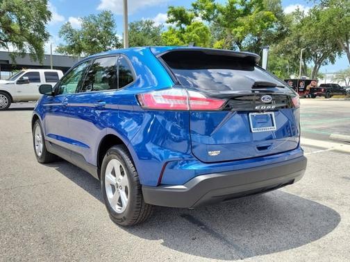ATLAS BLUE 2024 Ford Edge SE