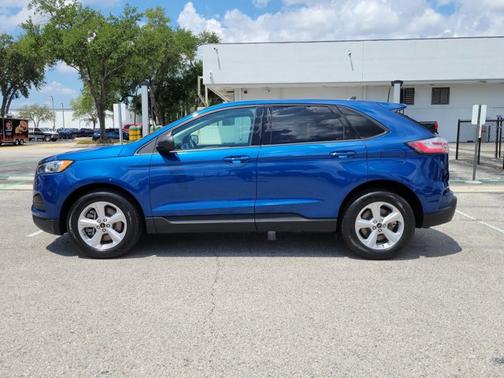 ATLAS BLUE 2024 Ford Edge SE