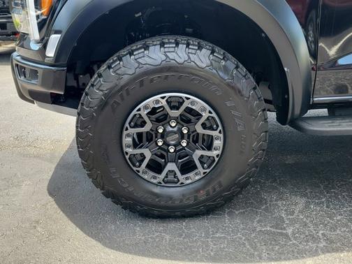 AGATE BLACK METALLIC 2025 Ford F-150 RAPTOR