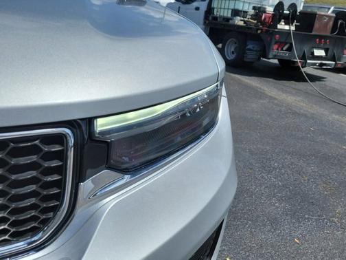 Silver 2022 Jeep Grand Cherokee OVERLAND