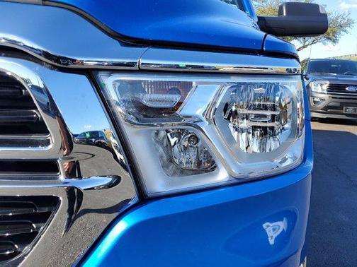 Photo 5 of 30 of 2020 RAM 1500 Big Horn