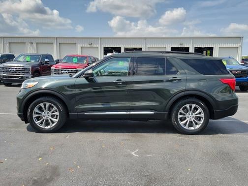 FORGED GREEN METALLIC 2022 Ford Explorer XLT