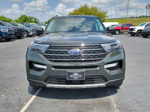 FORGED GREEN METALLIC 2022 Ford Explorer XLT