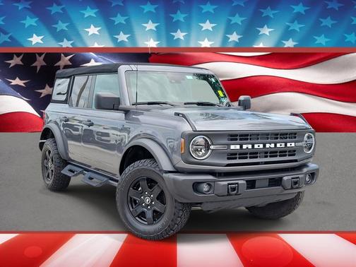 CARBONIZED GRAY METALLIC 2023 Ford Bronco BLACK DIAMOND