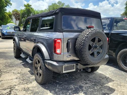 CARBONIZED GRAY METALLIC 2023 Ford Bronco BLACK DIAMOND