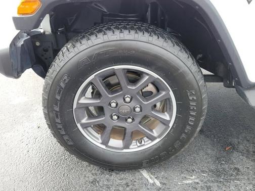 Bright White Clearcoat 2020 Jeep Gladiator OVERLAND