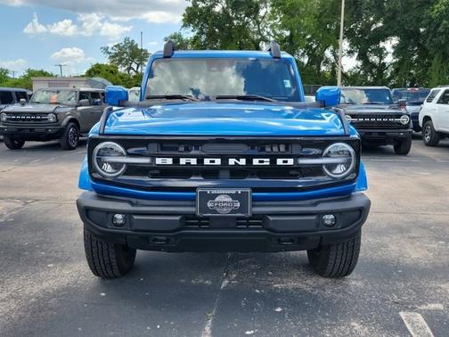 VELOCITY BLUE METALLIC 2024 Ford Bronco OUTER BANKS