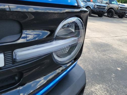 VELOCITY BLUE METALLIC 2024 Ford Bronco OUTER BANKS