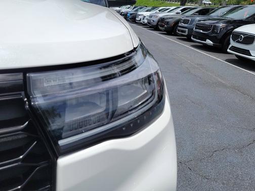 STAR WHITE MET TRI-COAT 2025 Ford Explorer ST-LINE