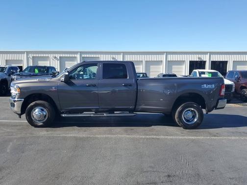 2023 RAM 3500 TRADESMAN