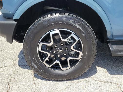 AZURE GRAY MET TRI-COAT 2025 Ford Bronco OUTER BANKS