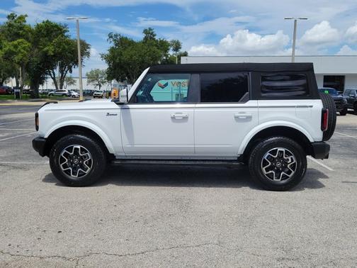 OXFORD WHITE 2024 Ford Bronco OUTER BANKS