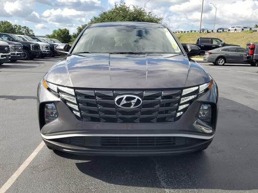 2022 Hyundai TUCSON SE