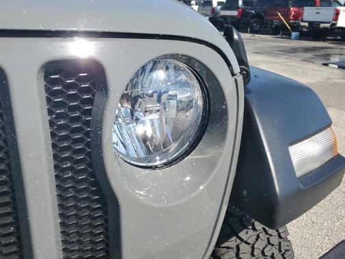 2022 Jeep Wrangler SPORT