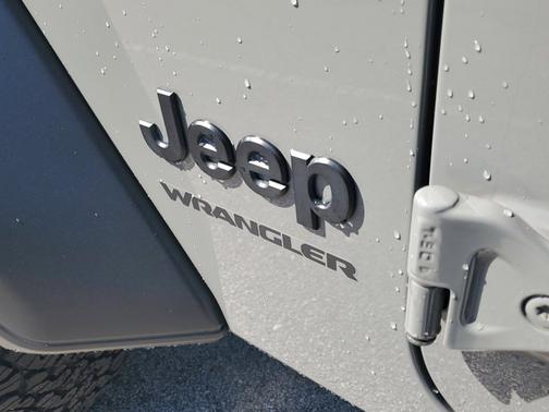 2022 Jeep Wrangler SPORT