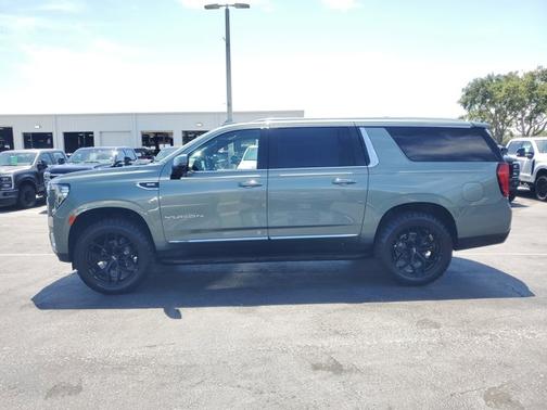 2023 GMC Yukon XL SLT