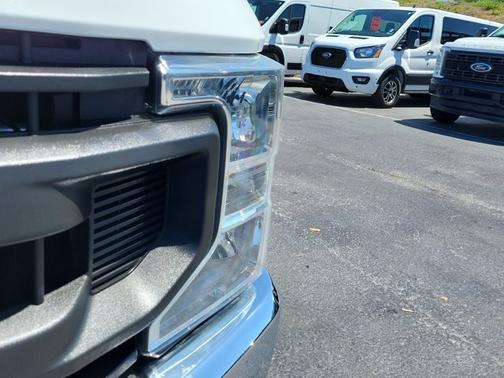 OXFORD WHITE 2022 Ford F-250 XL