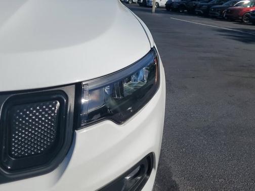 Bright White Clearcoat 2022 Jeep Compass LATITUDE