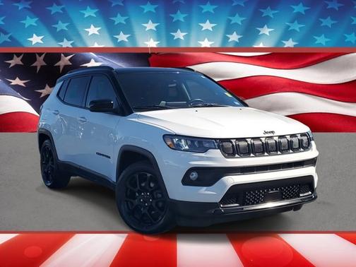 Bright White Clearcoat 2022 Jeep Compass LATITUDE