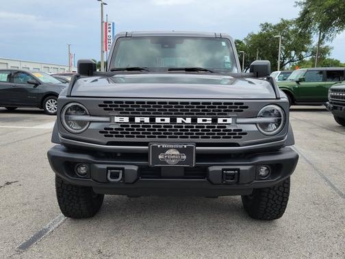 CARBONIZED GRAY METALLIC 2025 Ford Bronco BADLANDS