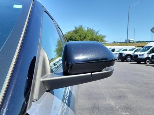 ICONIC SILVER METALLIC 2023 Ford Explorer LIMITED