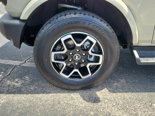 DESERT SAND 2025 Ford Bronco OUTER BANKS