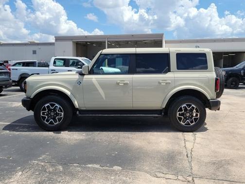 DESERT SAND 2025 Ford Bronco OUTER BANKS