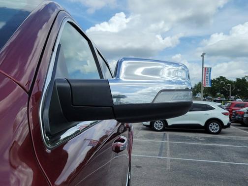 Delmonico Red Pearlcoat 2022 RAM 1500 LIMITED