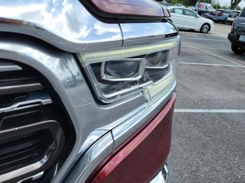 Delmonico Red Pearlcoat 2022 RAM 1500 LIMITED