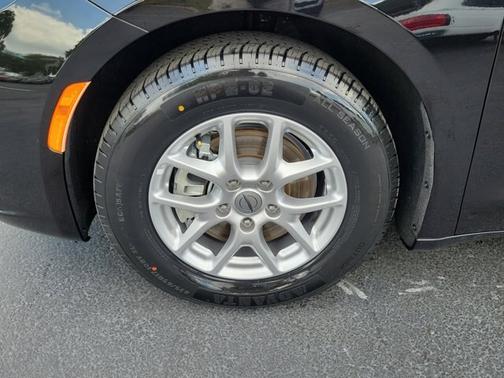 Black 2024 Chrysler Pacifica TOURING L